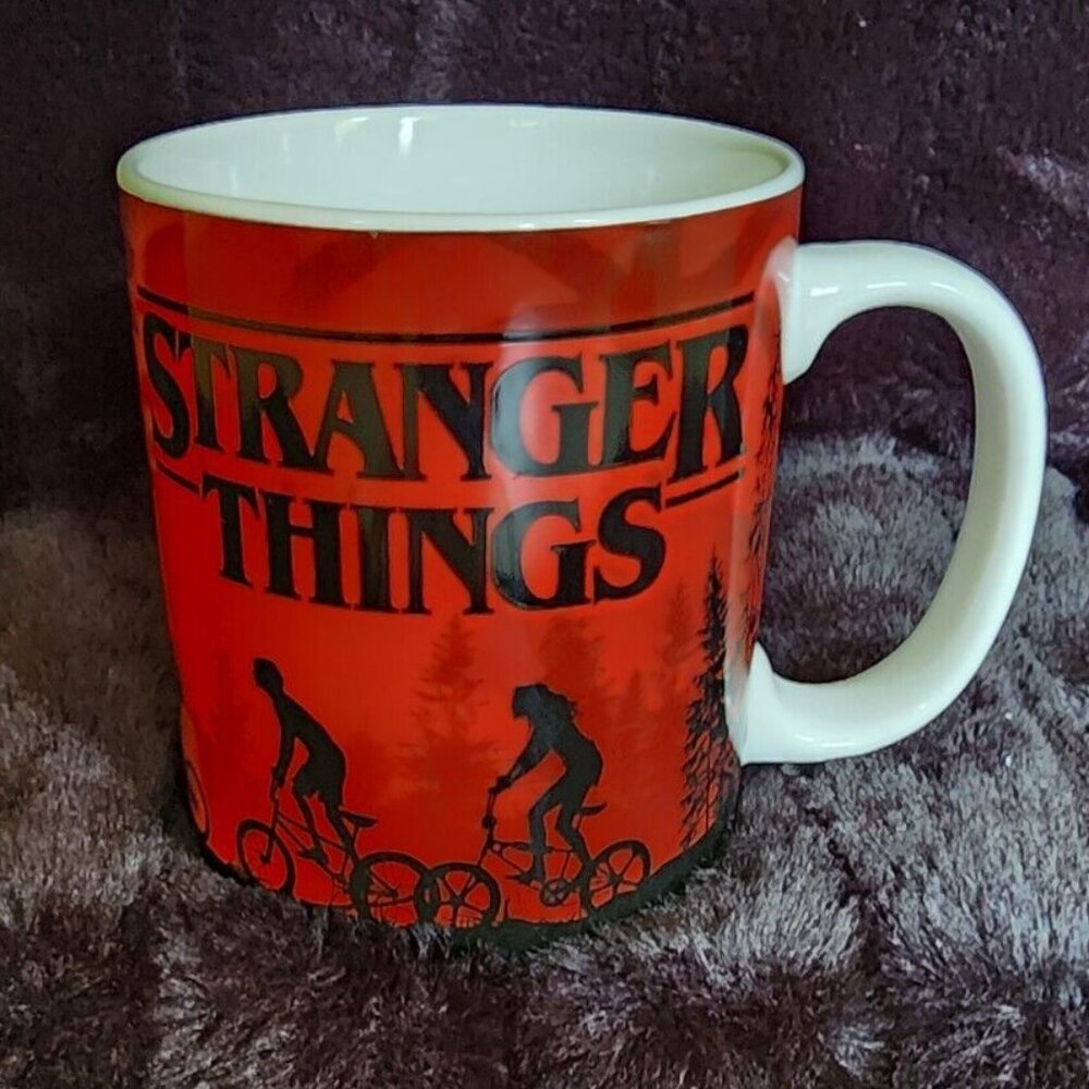 Stranger things large mug Netflix - Picture 5 of 9